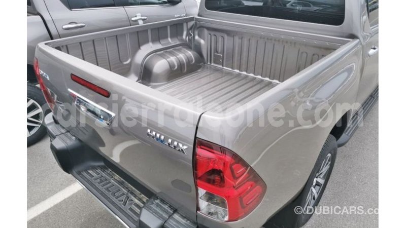 Big with watermark toyota hilux kailahun import dubai 5584