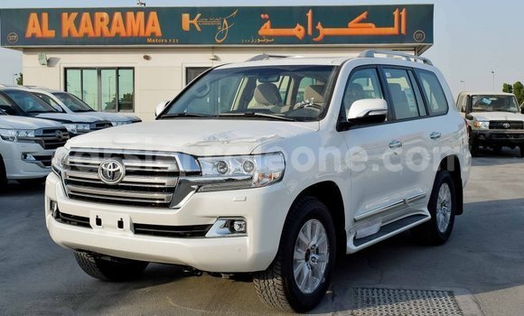 Buy Import Toyota Land Cruiser White Car in Import - Dubai in Kailahun Buy Import Toyota Land Cruiser White Car in Import - Dubai in Kailahun