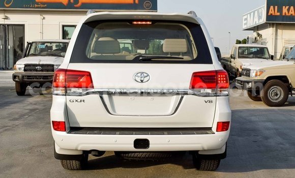 Buy Import Toyota Land Cruiser White Car in Import - Dubai in Kailahun Buy Import Toyota Land Cruiser White Car in Import - Dubai in Kailahun