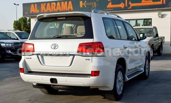 Buy Import Toyota Land Cruiser White Car in Import - Dubai in Kailahun Buy Import Toyota Land Cruiser White Car in Import - Dubai in Kailahun
