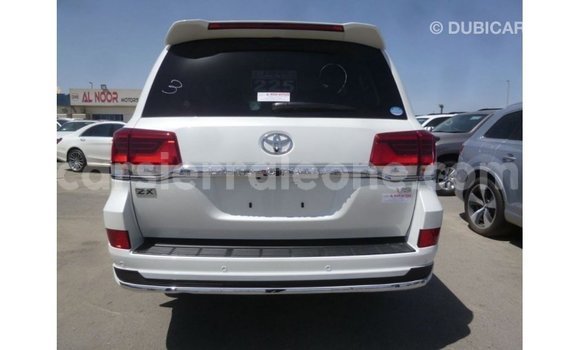 Buy Import Toyota Land Cruiser White Car in Import - Dubai in Kailahun Buy Import Toyota Land Cruiser White Car in Import - Dubai in Kailahun