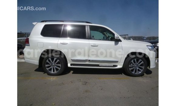 Buy Import Toyota Land Cruiser White Car in Import - Dubai in Kailahun Buy Import Toyota Land Cruiser White Car in Import - Dubai in Kailahun