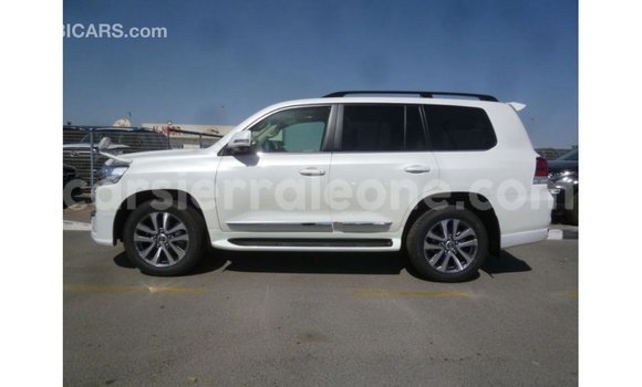 Buy Import Toyota Land Cruiser White Car in Import - Dubai in Kailahun Buy Import Toyota Land Cruiser White Car in Import - Dubai in Kailahun