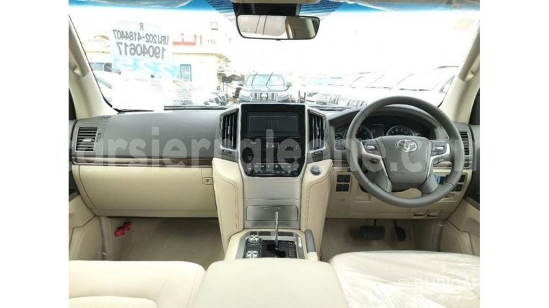 Big with watermark toyota land cruiser kailahun import dubai 5625