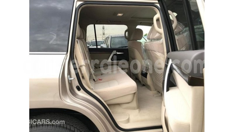 Big with watermark toyota land cruiser kailahun import dubai 5625