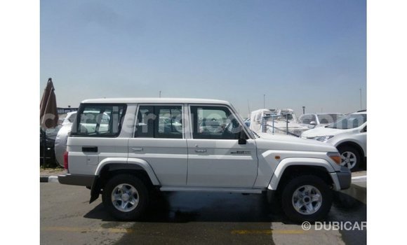 Buy Import Toyota Land Cruiser White Car in Import - Dubai in Kailahun Buy Import Toyota Land Cruiser White Car in Import - Dubai in Kailahun