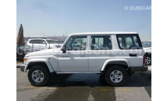Buy Import Toyota Land Cruiser White Car in Import - Dubai in Kailahun Buy Import Toyota Land Cruiser White Car in Import - Dubai in Kailahun