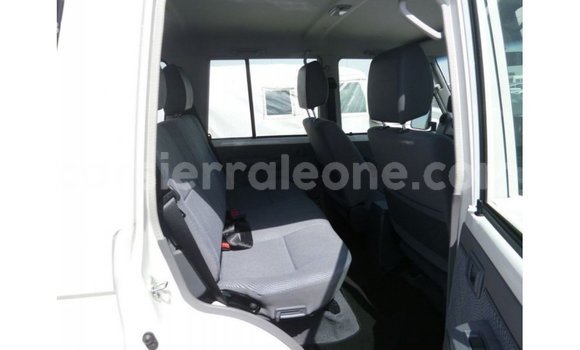 Buy Import Toyota Land Cruiser White Car in Import - Dubai in Kailahun Buy Import Toyota Land Cruiser White Car in Import - Dubai in Kailahun
