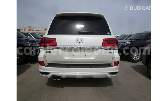 Buy Import Toyota Land Cruiser White Car in Import - Dubai in Kailahun Buy Import Toyota Land Cruiser White Car in Import - Dubai in Kailahun