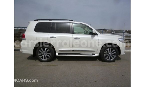 Buy Import Toyota Land Cruiser White Car in Import - Dubai in Kailahun Buy Import Toyota Land Cruiser White Car in Import - Dubai in Kailahun