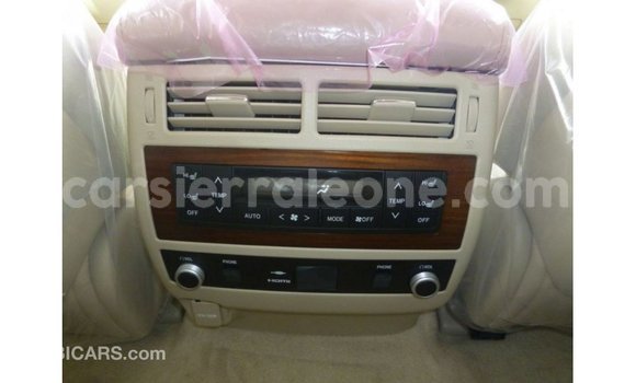 Buy Import Toyota Land Cruiser White Car in Import - Dubai in Kailahun Buy Import Toyota Land Cruiser White Car in Import - Dubai in Kailahun