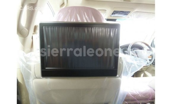 Buy Import Toyota Land Cruiser White Car in Import - Dubai in Kailahun Buy Import Toyota Land Cruiser White Car in Import - Dubai in Kailahun