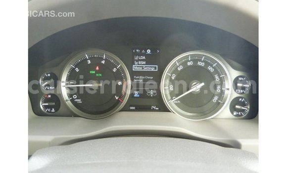 Buy Import Toyota Land Cruiser White Car in Import - Dubai in Kailahun Buy Import Toyota Land Cruiser White Car in Import - Dubai in Kailahun