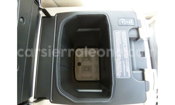 Buy Import Toyota Land Cruiser White Car in Import - Dubai in Kailahun Buy Import Toyota Land Cruiser White Car in Import - Dubai in Kailahun