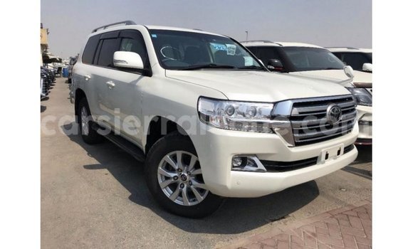 Buy Import Toyota Land Cruiser White Car in Import - Dubai in Kailahun Buy Import Toyota Land Cruiser White Car in Import - Dubai in Kailahun