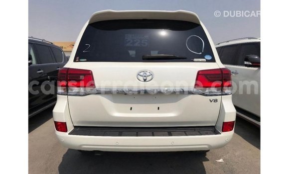 Buy Import Toyota Land Cruiser White Car in Import - Dubai in Kailahun Buy Import Toyota Land Cruiser White Car in Import - Dubai in Kailahun