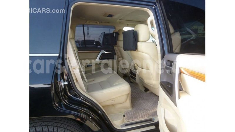 Big with watermark toyota land cruiser kailahun import dubai 5639