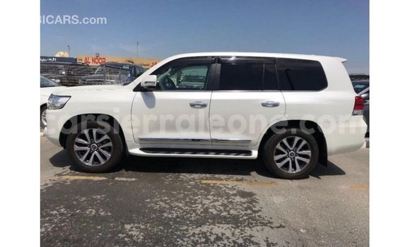 Buy Import Toyota Land Cruiser White Car in Import - Dubai in Kailahun Buy Import Toyota Land Cruiser White Car in Import - Dubai in Kailahun