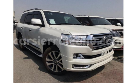 Buy Import Toyota Land Cruiser White Car in Import - Dubai in Kailahun Buy Import Toyota Land Cruiser White Car in Import - Dubai in Kailahun