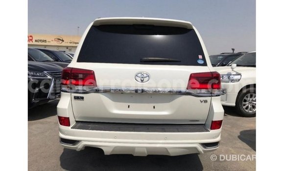 Buy Import Toyota Land Cruiser White Car in Import - Dubai in Kailahun Buy Import Toyota Land Cruiser White Car in Import - Dubai in Kailahun
