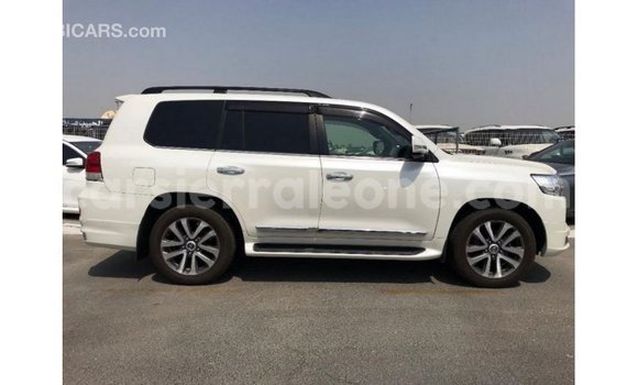 Buy Import Toyota Land Cruiser White Car in Import - Dubai in Kailahun Buy Import Toyota Land Cruiser White Car in Import - Dubai in Kailahun