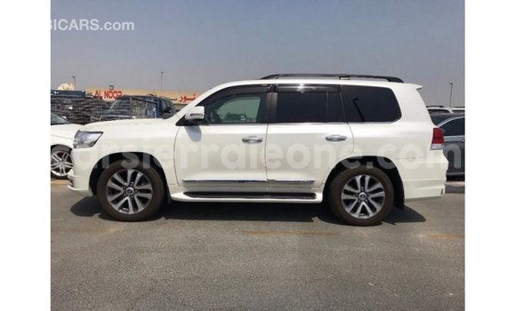 Buy Import Toyota Land Cruiser White Car in Import - Dubai in Kailahun Buy Import Toyota Land Cruiser White Car in Import - Dubai in Kailahun