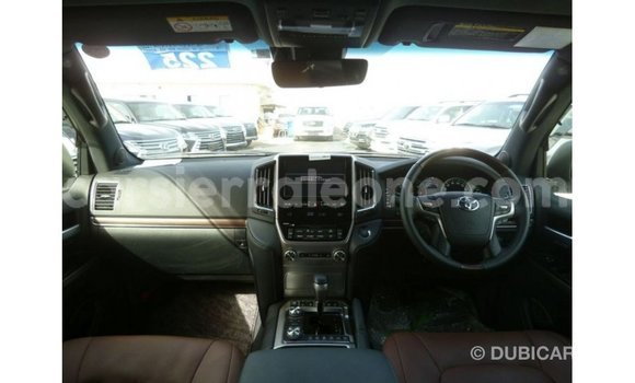 Buy Import Toyota Land Cruiser White Car in Import - Dubai in Kailahun Buy Import Toyota Land Cruiser White Car in Import - Dubai in Kailahun