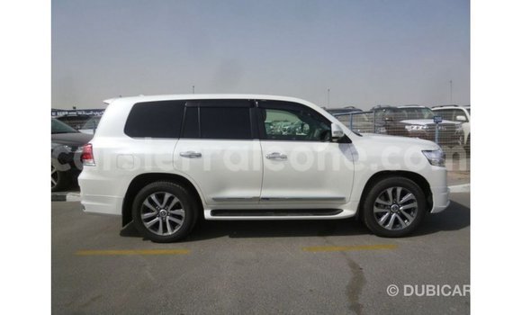 Buy Import Toyota Land Cruiser White Car in Import - Dubai in Kailahun Buy Import Toyota Land Cruiser White Car in Import - Dubai in Kailahun