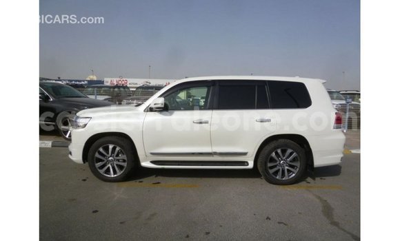 Buy Import Toyota Land Cruiser White Car in Import - Dubai in Kailahun Buy Import Toyota Land Cruiser White Car in Import - Dubai in Kailahun