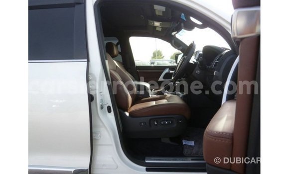 Buy Import Toyota Land Cruiser White Car in Import - Dubai in Kailahun Buy Import Toyota Land Cruiser White Car in Import - Dubai in Kailahun