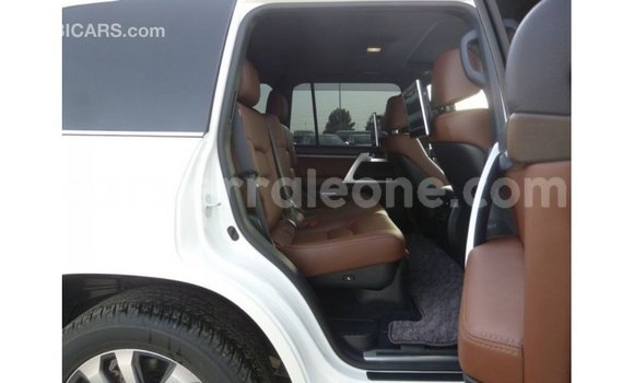Buy Import Toyota Land Cruiser White Car in Import - Dubai in Kailahun Buy Import Toyota Land Cruiser White Car in Import - Dubai in Kailahun