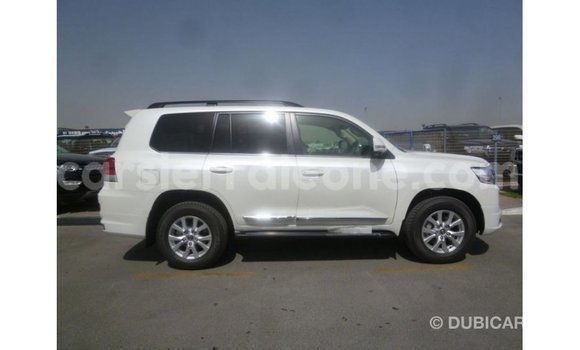Buy Import Toyota Land Cruiser White Car in Import - Dubai in Kailahun Buy Import Toyota Land Cruiser White Car in Import - Dubai in Kailahun