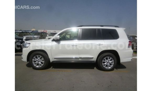 Buy Import Toyota Land Cruiser White Car in Import - Dubai in Kailahun Buy Import Toyota Land Cruiser White Car in Import - Dubai in Kailahun