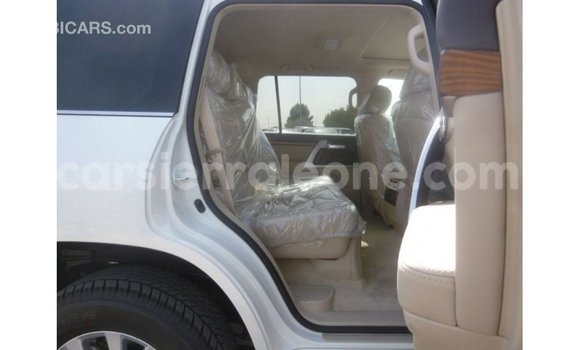 Buy Import Toyota Land Cruiser White Car in Import - Dubai in Kailahun Buy Import Toyota Land Cruiser White Car in Import - Dubai in Kailahun