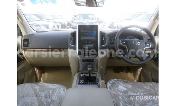 Buy Import Toyota Land Cruiser White Car in Import - Dubai in Kailahun Buy Import Toyota Land Cruiser White Car in Import - Dubai in Kailahun