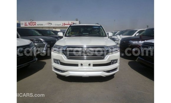 Buy Import Toyota Land Cruiser White Car in Import - Dubai in Kailahun Buy Import Toyota Land Cruiser White Car in Import - Dubai in Kailahun