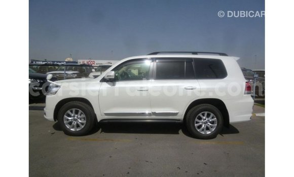 Buy Import Toyota Land Cruiser White Car in Import - Dubai in Kailahun Buy Import Toyota Land Cruiser White Car in Import - Dubai in Kailahun