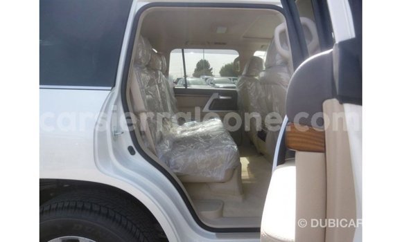 Buy Import Toyota Land Cruiser White Car in Import - Dubai in Kailahun Buy Import Toyota Land Cruiser White Car in Import - Dubai in Kailahun