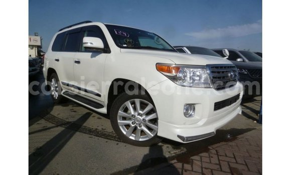 Buy Import Toyota Land Cruiser White Car in Import - Dubai in Kailahun Buy Import Toyota Land Cruiser White Car in Import - Dubai in Kailahun