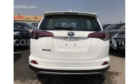 Buy Import Toyota 4Runner White Car in Import - Dubai in Kailahun Buy Import Toyota 4Runner White Car in Import - Dubai in Kailahun