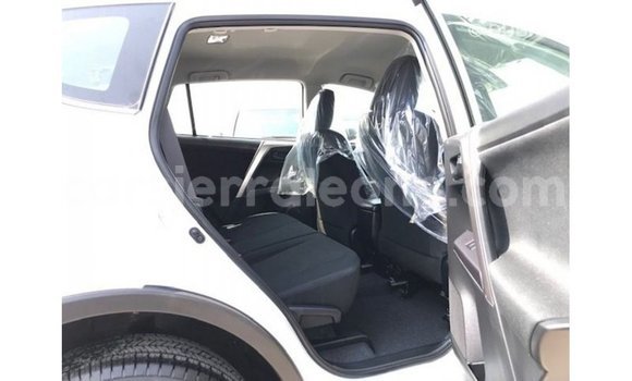 Buy Import Toyota 4Runner White Car in Import - Dubai in Kailahun Buy Import Toyota 4Runner White Car in Import - Dubai in Kailahun