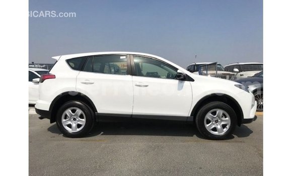 Buy Import Toyota 4Runner White Car in Import - Dubai in Kailahun Buy Import Toyota 4Runner White Car in Import - Dubai in Kailahun