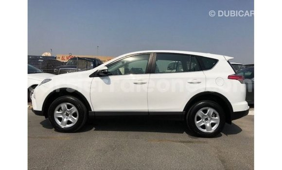 Buy Import Toyota 4Runner White Car in Import - Dubai in Kailahun Buy Import Toyota 4Runner White Car in Import - Dubai in Kailahun