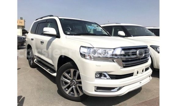 Buy Import Toyota Land Cruiser White Car in Import - Dubai in Kailahun Buy Import Toyota Land Cruiser White Car in Import - Dubai in Kailahun