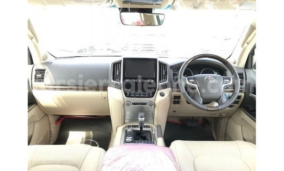 Buy Import Toyota Land Cruiser White Car in Import - Dubai in Kailahun Buy Import Toyota Land Cruiser White Car in Import - Dubai in Kailahun