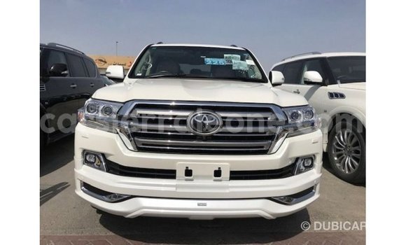 Buy Import Toyota Land Cruiser White Car in Import - Dubai in Kailahun Buy Import Toyota Land Cruiser White Car in Import - Dubai in Kailahun