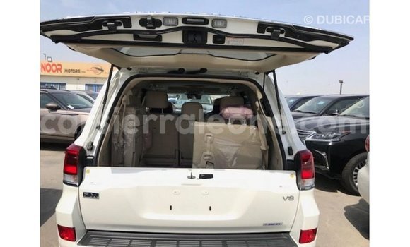 Buy Import Toyota Land Cruiser White Car in Import - Dubai in Kailahun Buy Import Toyota Land Cruiser White Car in Import - Dubai in Kailahun