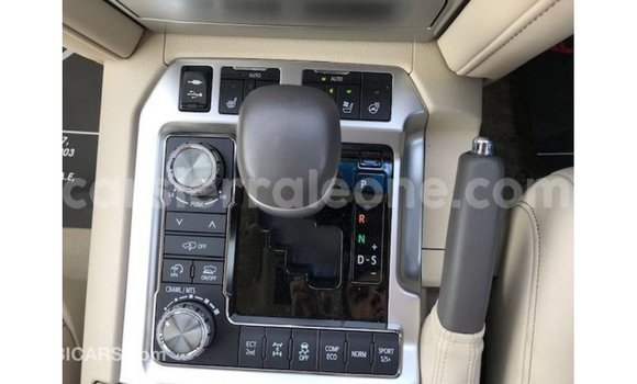 Buy Import Toyota Land Cruiser White Car in Import - Dubai in Kailahun Buy Import Toyota Land Cruiser White Car in Import - Dubai in Kailahun