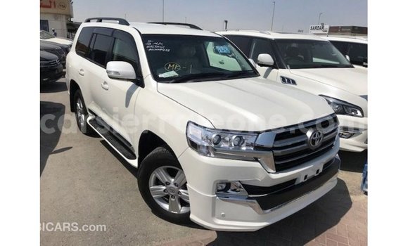 Buy Import Toyota Land Cruiser White Car in Import - Dubai in Kailahun Buy Import Toyota Land Cruiser White Car in Import - Dubai in Kailahun