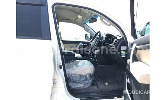 Buy Import Toyota Land Cruiser White Car in Import - Dubai in Kailahun Buy Import Toyota Land Cruiser White Car in Import - Dubai in Kailahun